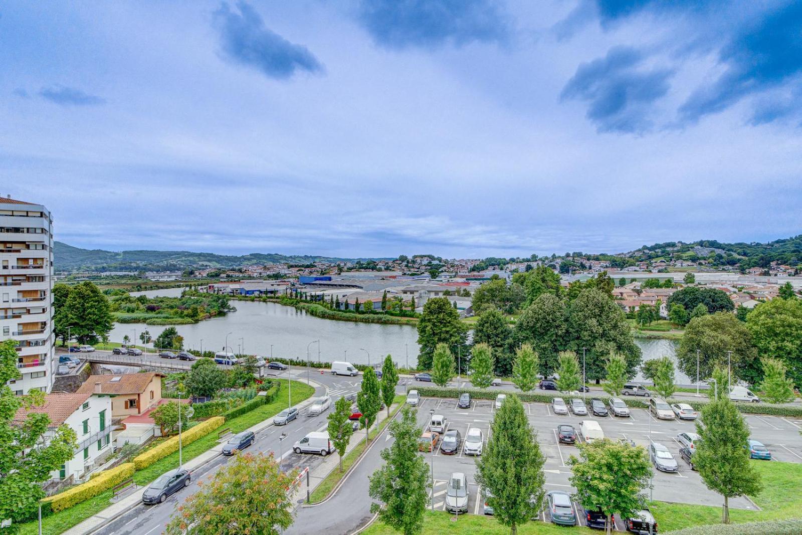 Luminoso Atico Con Terraza, Irun, Parking, 4Pax Appartement Buitenkant foto