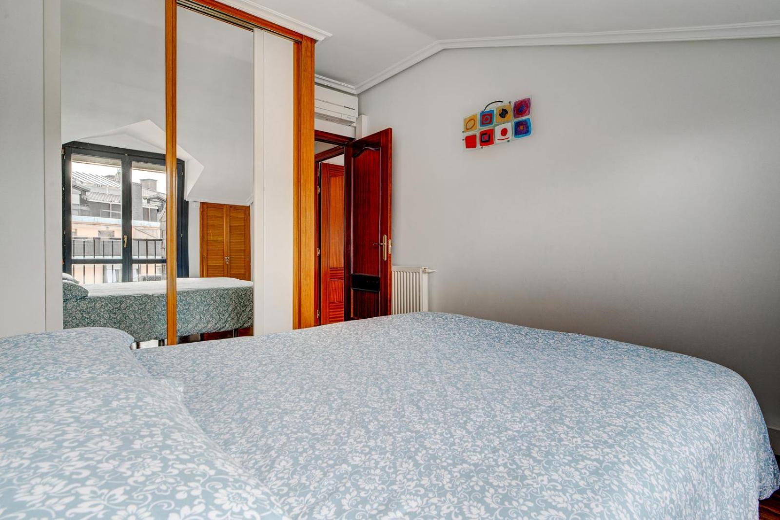 Luminoso Atico Con Terraza, Irun, Parking, 4Pax Appartement Buitenkant foto