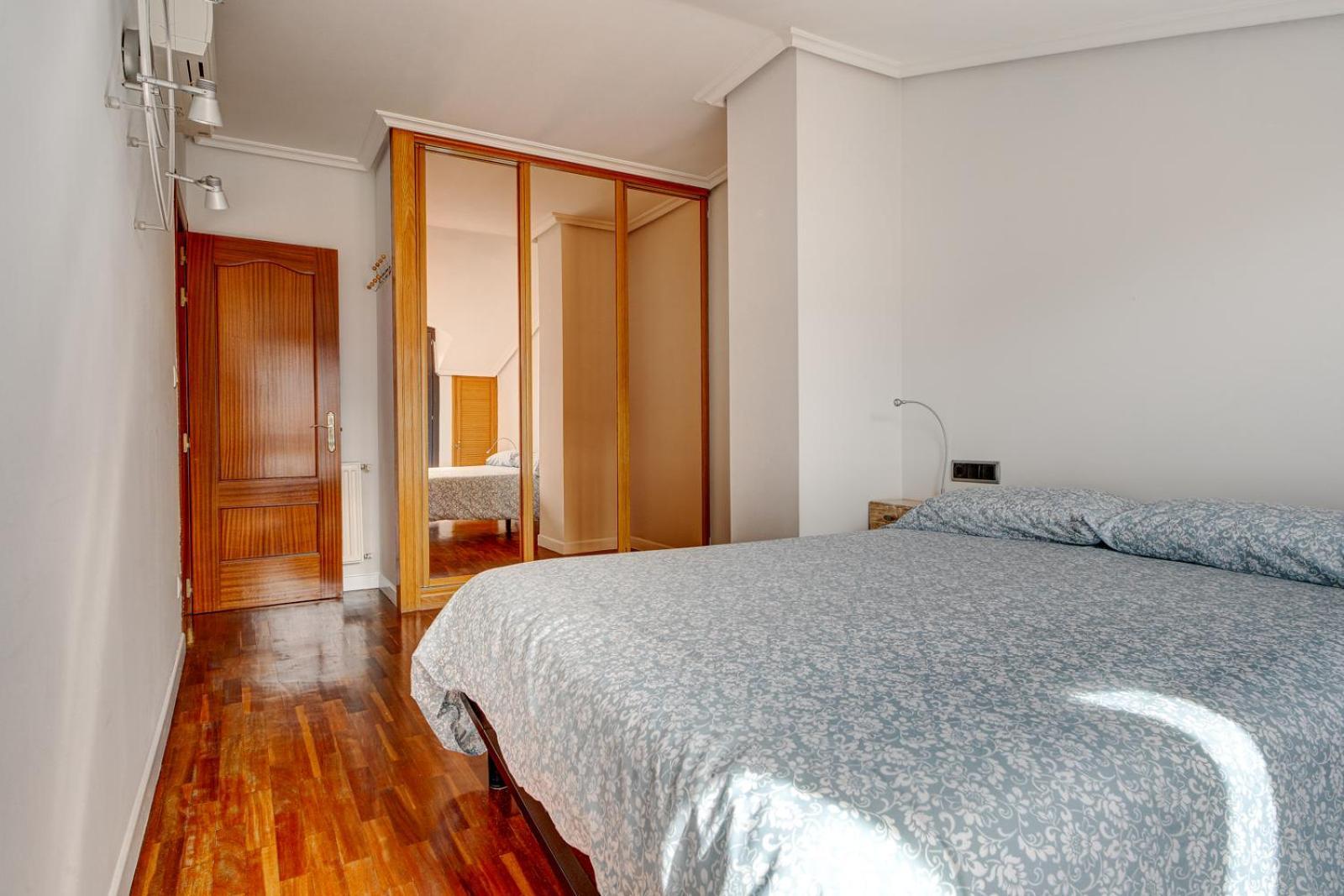 Luminoso Atico Con Terraza, Irun, Parking, 4Pax Appartement Buitenkant foto